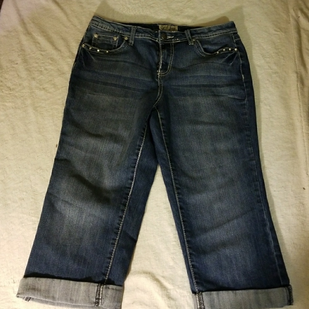 Earl Jean Capris